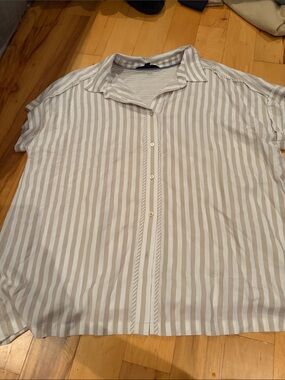 Jane and Delancey White and Beige Striped Short-Sleeve Button-Up Blouse